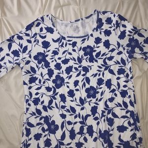 Time and Tru White with Blue Flowers Top XL